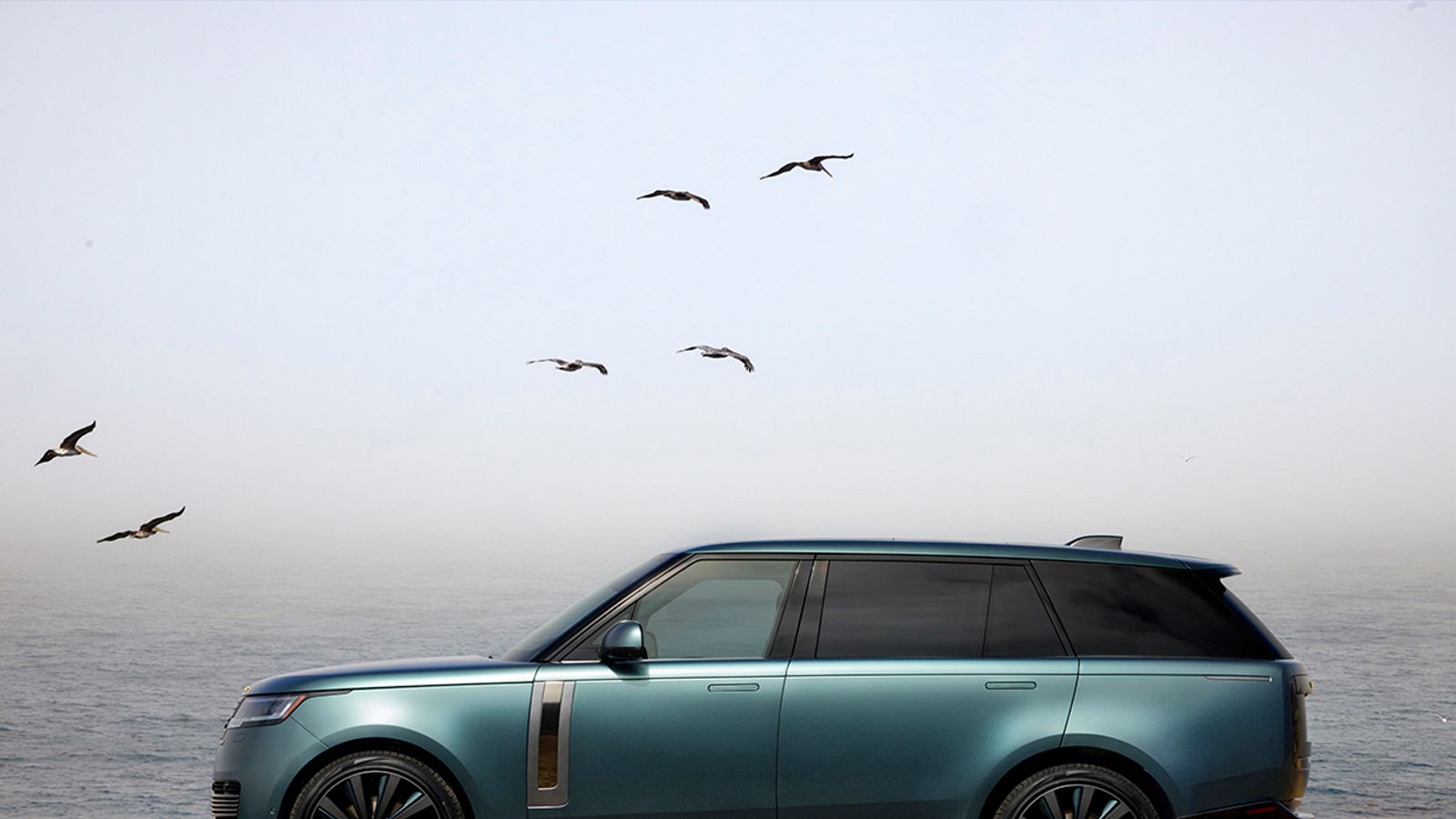 Unveiling the Pinnacle of Luxury: 2024 Range Rover SV Carmel Edition Debuts