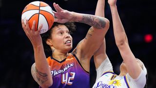 WNBA player props: Brittney Griner, Dewanna Bonner (WNBA). Photo by Patrick Breen, The Republic, USA TODAY NETWORK