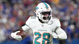 NFL Top Props Week 10: SGP plan on Achane  (NFL). Photo by Mark Konezny-Imagn Images