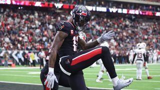 NFL Week 16 Top Props: Nico on the Nice List (NFL). Photo by Troy Taormina-Imagn Images