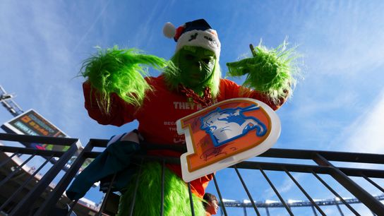 NFL Christmas Cash: A holiday parlay play  (NFL)